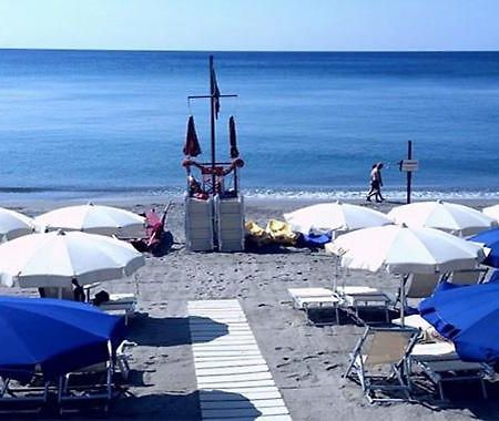 Savona Casa Vacanze Vicino Mare 3 Minuti Wifi Dış mekan fotoğraf