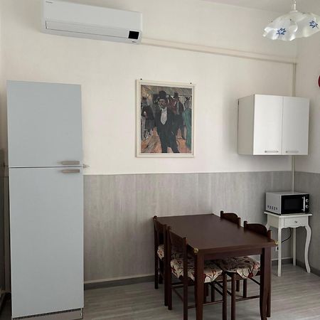 Savona Casa Vacanze Vicino Mare 3 Minuti Wifi Dış mekan fotoğraf