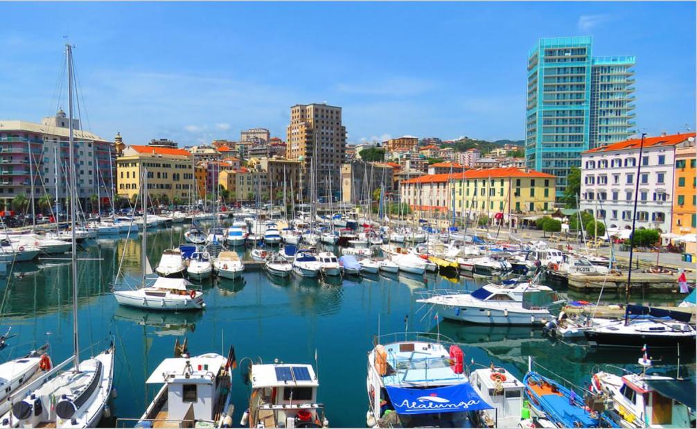 Savona Casa Vacanze Vicino Mare 3 Minuti Wifi Dış mekan fotoğraf