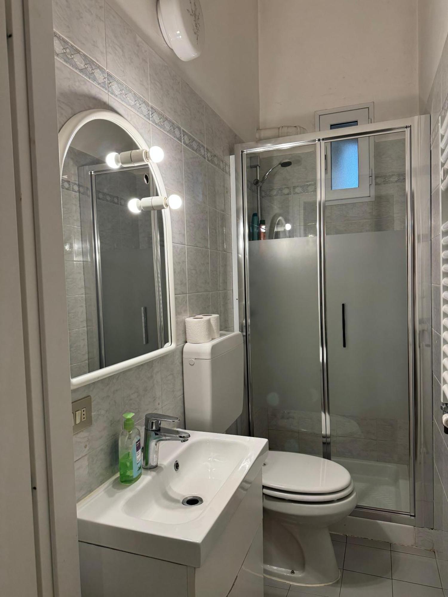 Savona Casa Vacanze Vicino Mare 3 Minuti Wifi Dış mekan fotoğraf